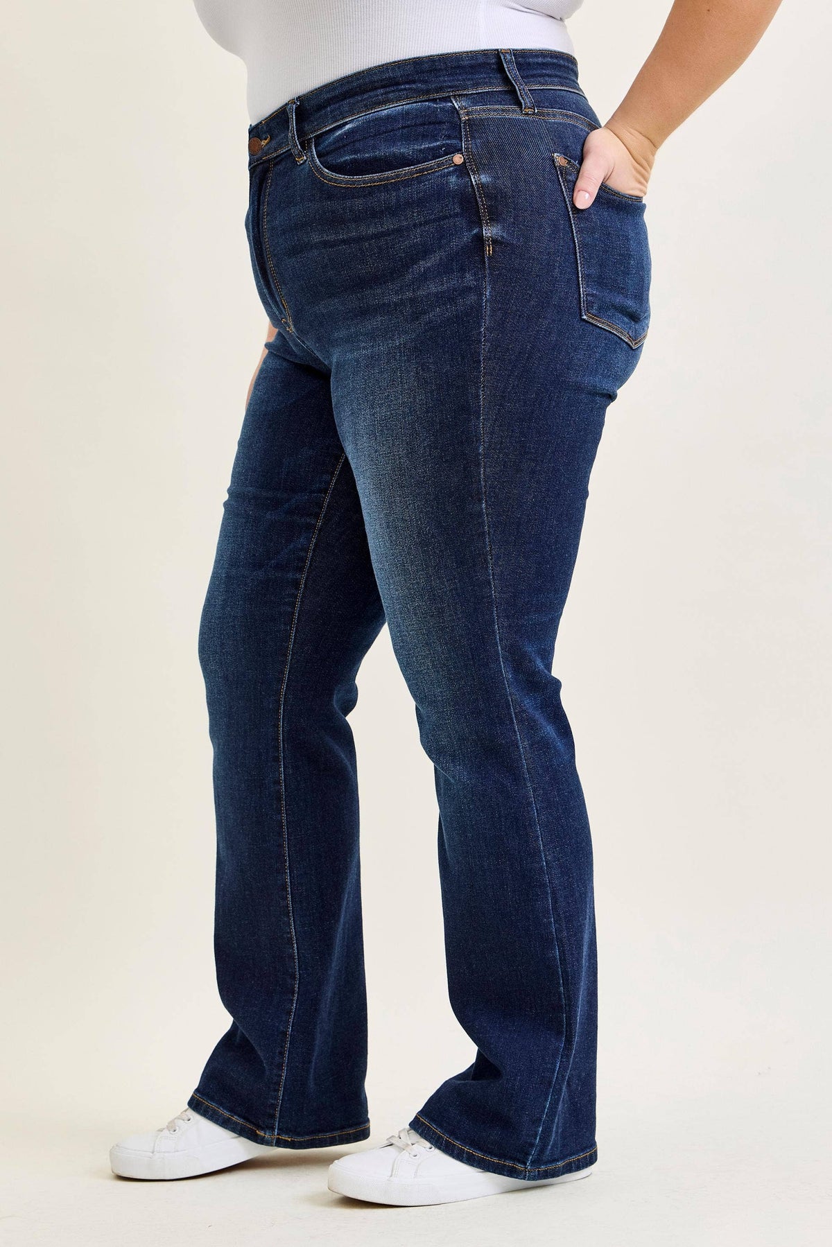 Judy Blue Midrise Dark Wash Bootcut -PLUS: DK