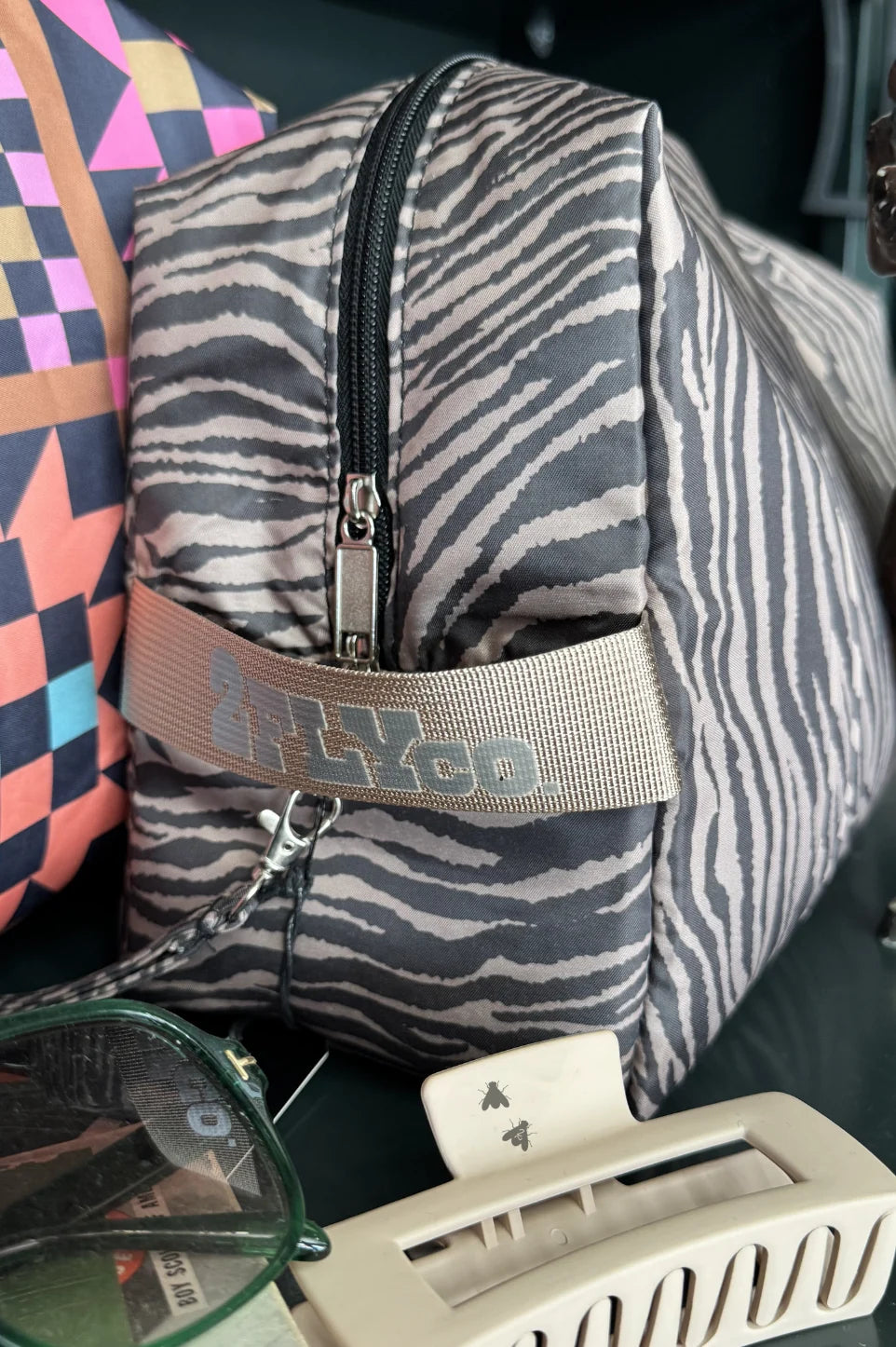 2 Fly Co. That Traveler Bag *Zebrahh