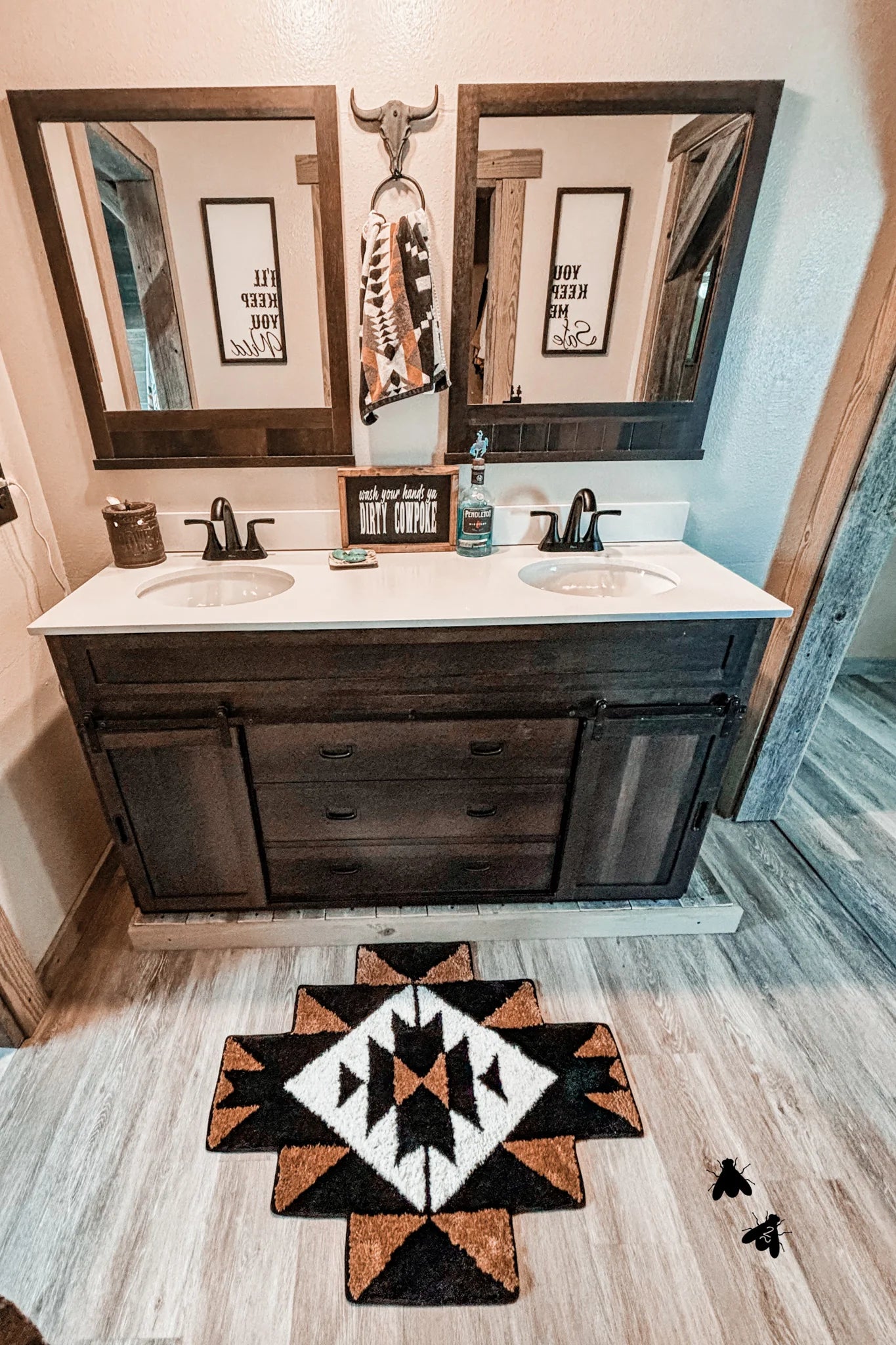 2 Fly Co. Rodeo Rug *Aztec