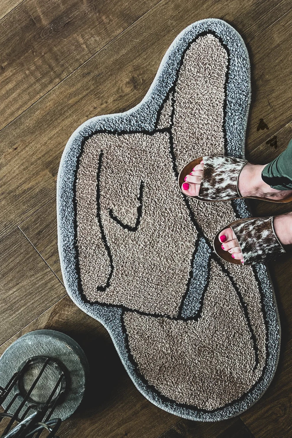 2 Fly Co. Rodeo Rug *Cowboy Hat